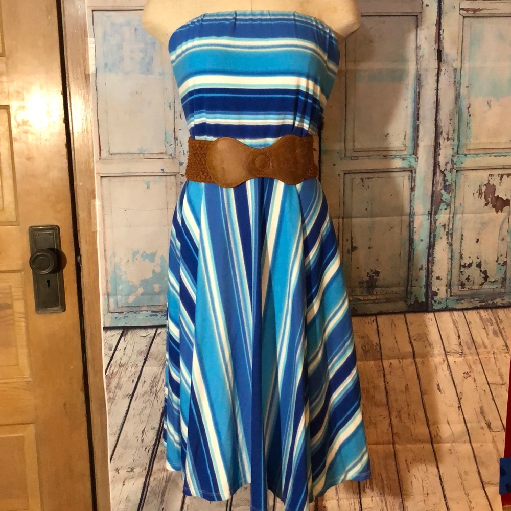 Strapless dress with belt